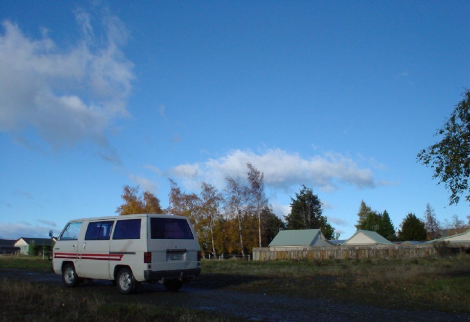 The  OLD Te Anau YHA site; where everything began (2005/5/14)/101kb