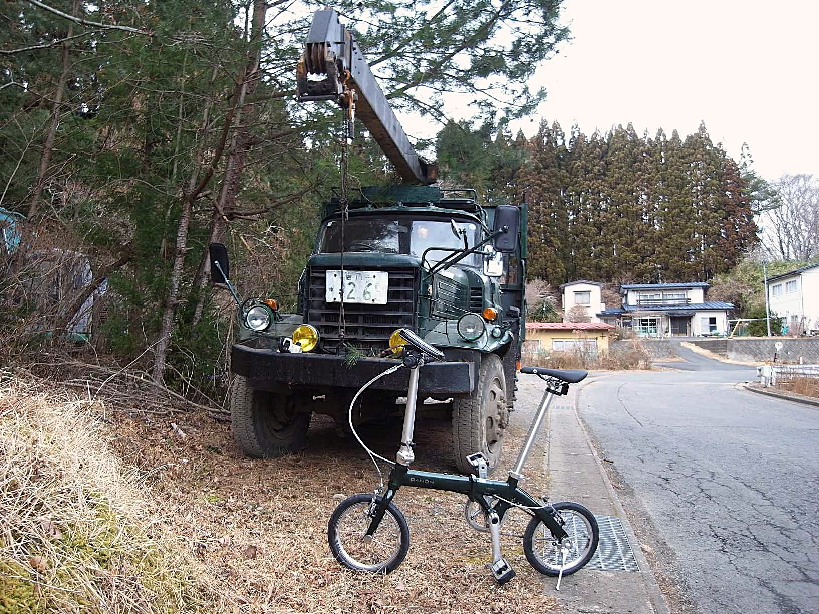 【画像】ボンネットトラック（クレーン付き）